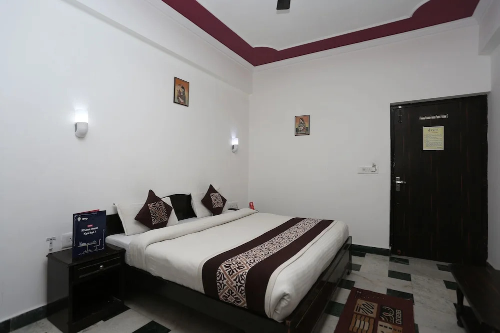 OYO 11539 Hotel Priya