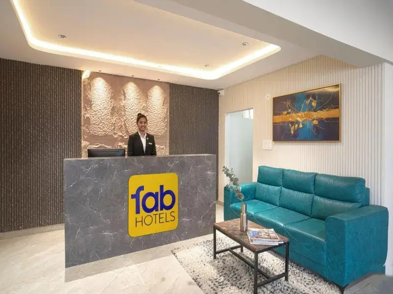 Fabhotel Three Waves