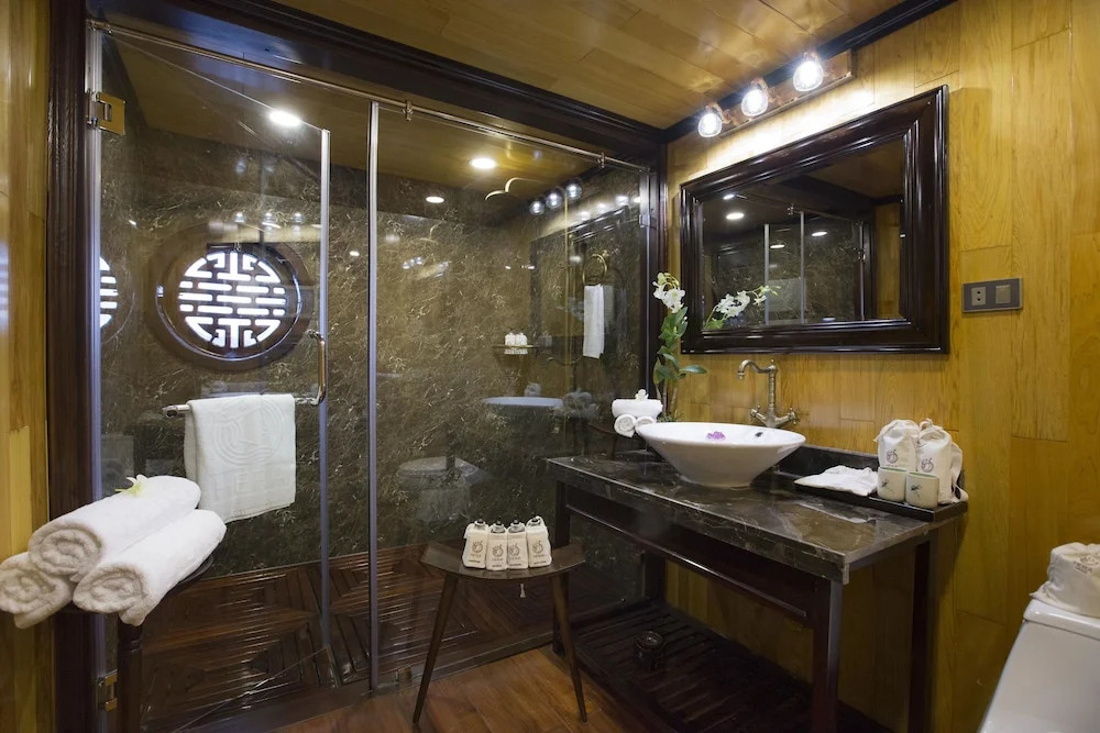 Heritage Cruises Binh Chuan Cat Ba Archipelago