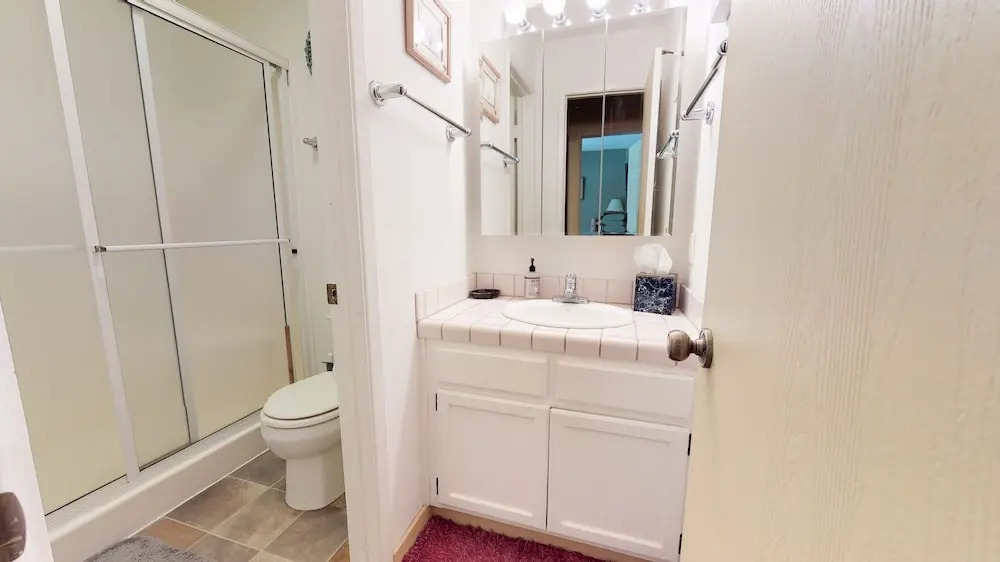 Crestview 25 Convenient Location near the Village and Lifts, Pet-Friendly by RedAwning