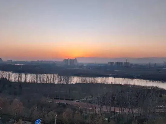 Zhongzhou International Hotel (Hebidong Railway Station Hotel)