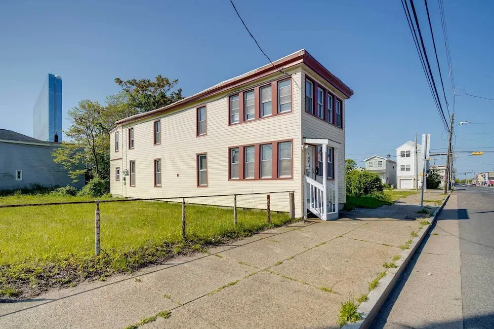 Cozy Atlantic City Getaway ~ 3 Blocks to Ocean!