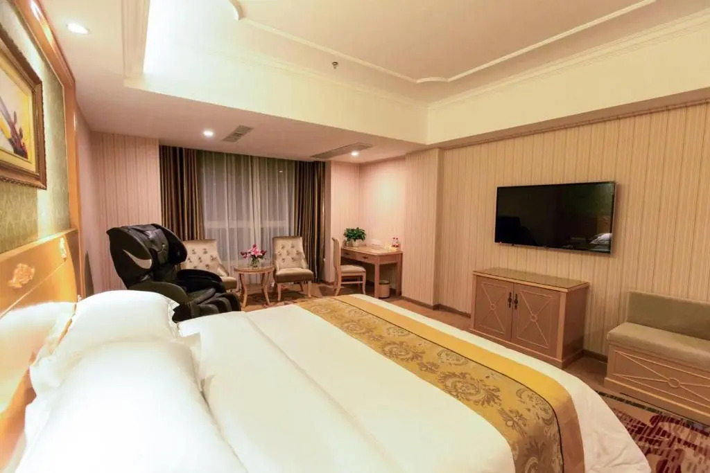 Vienna Hotel Nanning Qingxiu Mountain
