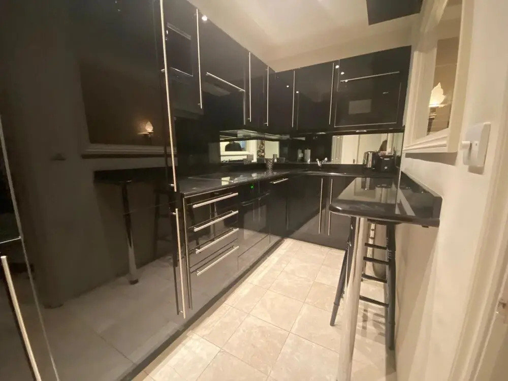 1 Bedroom Duplex Apartment in Pont Street