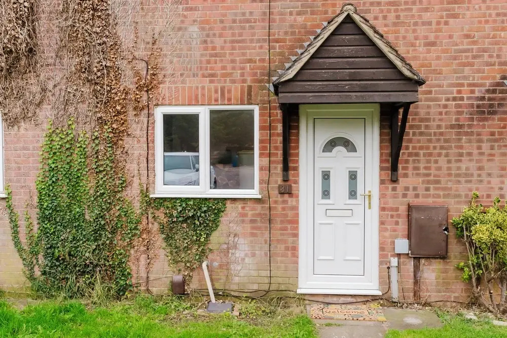 Corby - Sleeps 5 - Parking - Town Centre