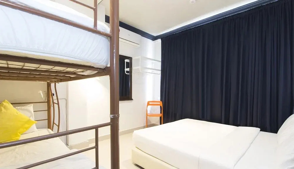 ZEN Hostel The Bed Station