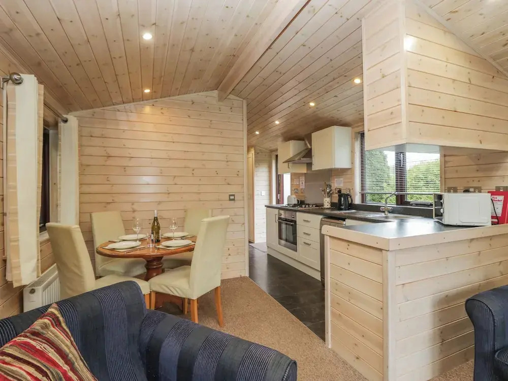 Canadian Cabin 37
