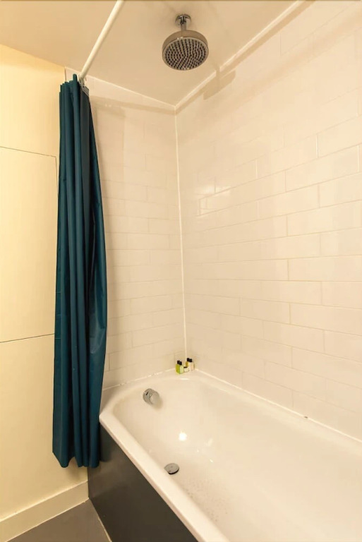 Convenient 1Br Flat Near City Centre