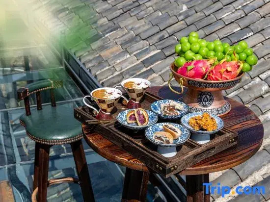 Lijiang Laomo Flower Cake Snow Mountain View Experience Homestay