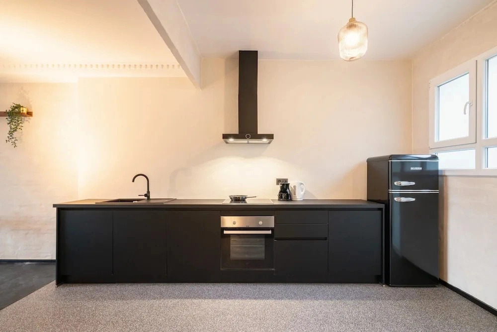 Comfortable 2br/14p Apartment - Central Antwerp