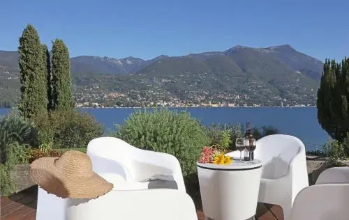 Villa Portesina Lakefront Villa With Private Pool And Garden 0