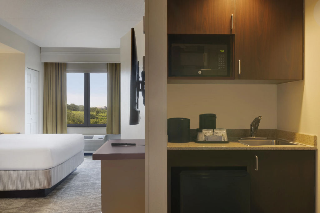 Fairfield Inn & Suites by Marriott Newark Liberty International Airport