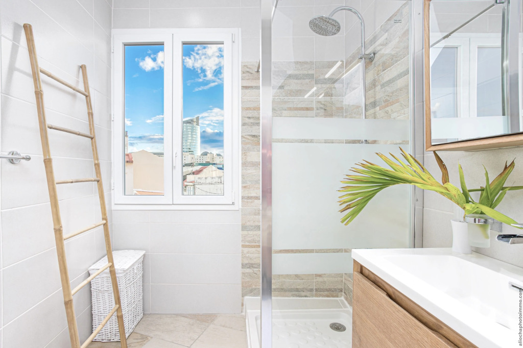 Foyal Suites