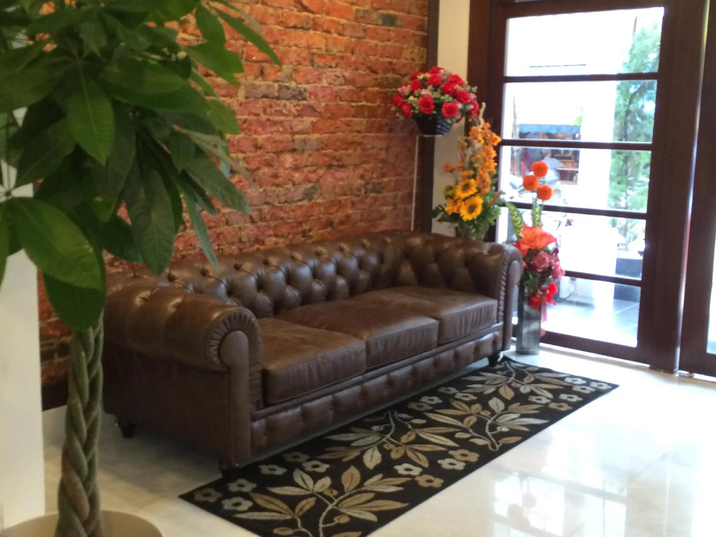 Belllo Hotel JB Central