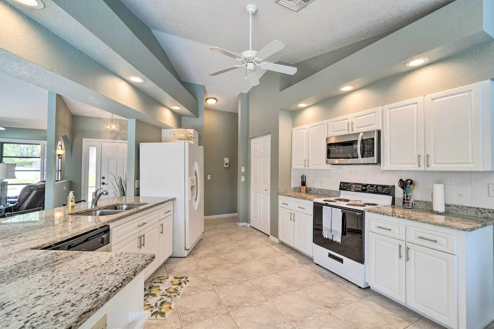 Modern House < 5 Miles to Port Charlotte Beach!