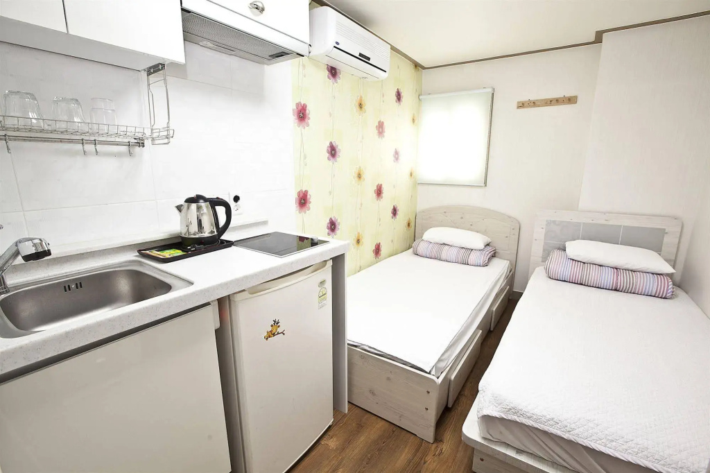 24 Guesthouse Sinchon