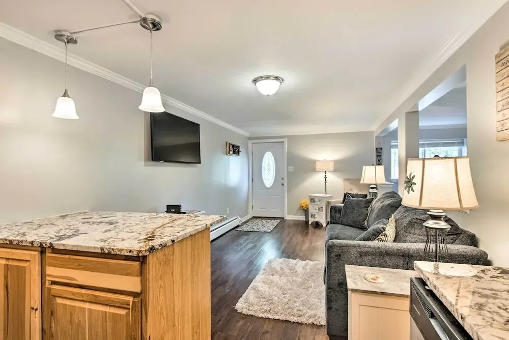 11 Mi to Denver Zoo: Lakewood Studio w/ Fire Pit!