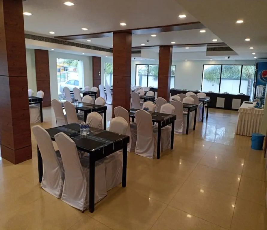 Chandra Royal Inn