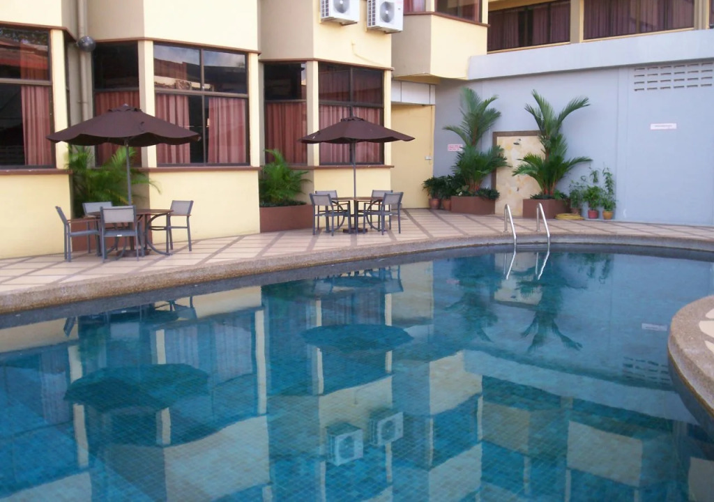 Hotel Grand Crystal