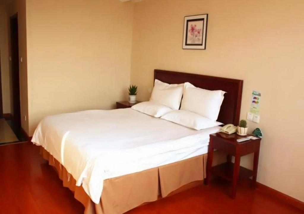 GreenTree Inn Nantong Tongzhou District Pingchao Bus Station Express Hotel
