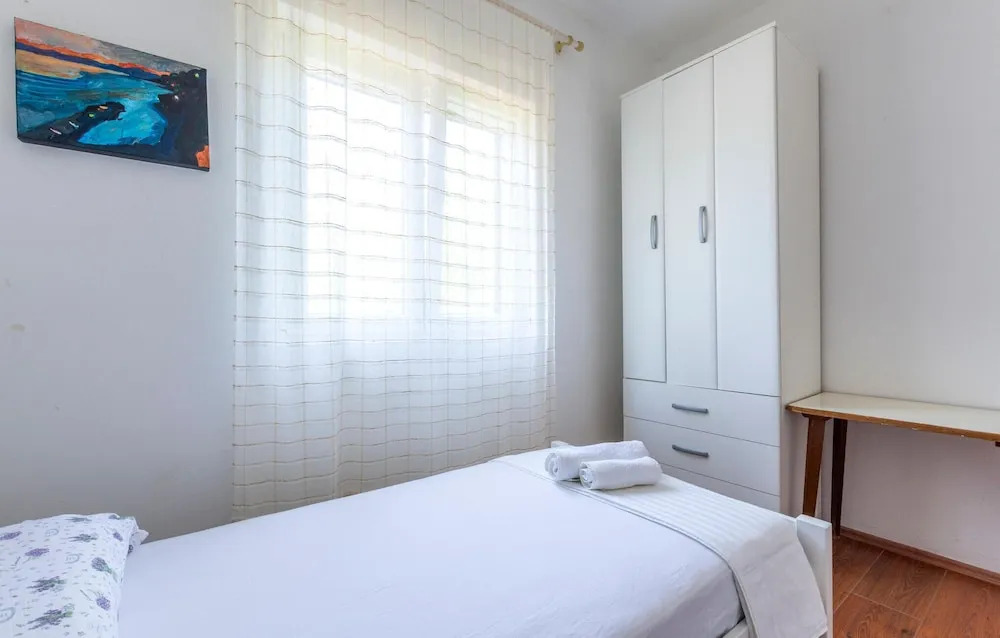 Two-Bedroom Holiday Home In Sucuraj