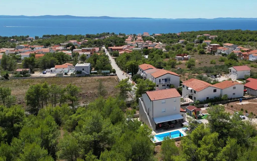 Nice apartment-house with POOL
