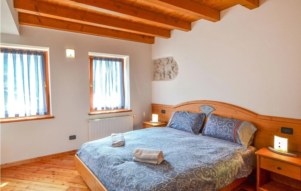 Stunning Home in Cimolais With 4 Bedrooms and Wifi