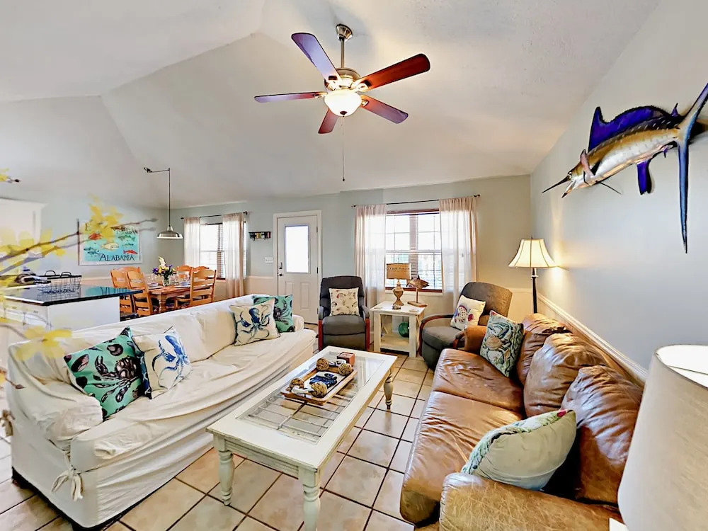 635 Bonita Court Cottage 3 Bedrooms 2 Bathrooms Cottage