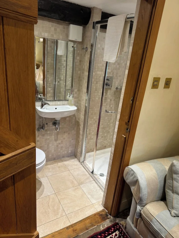 Heathrow Cottages B&B