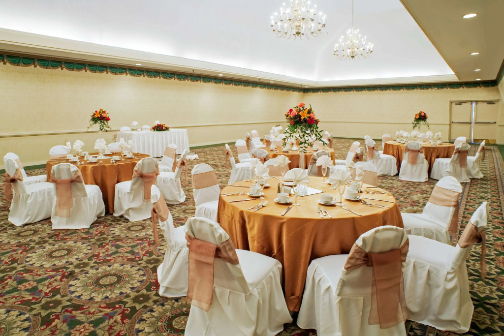 Clarion Hotel & Suites Convention Center Fredericksburg