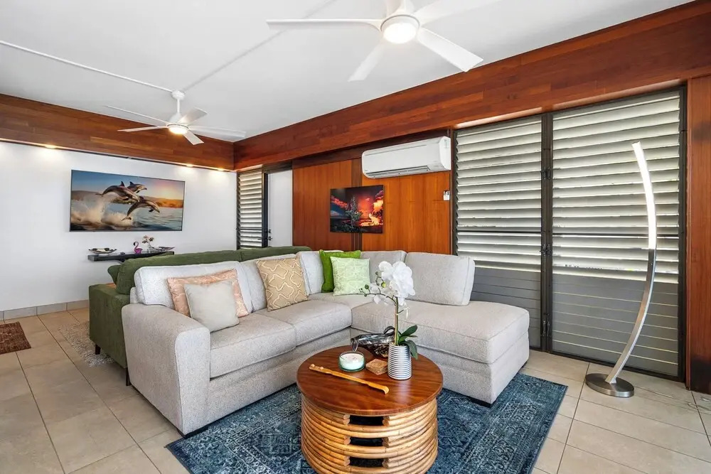 Oceanfront Elegance 2BR w/ Panoramic Views, Pool, Lanai + Concierge - Vrkcv