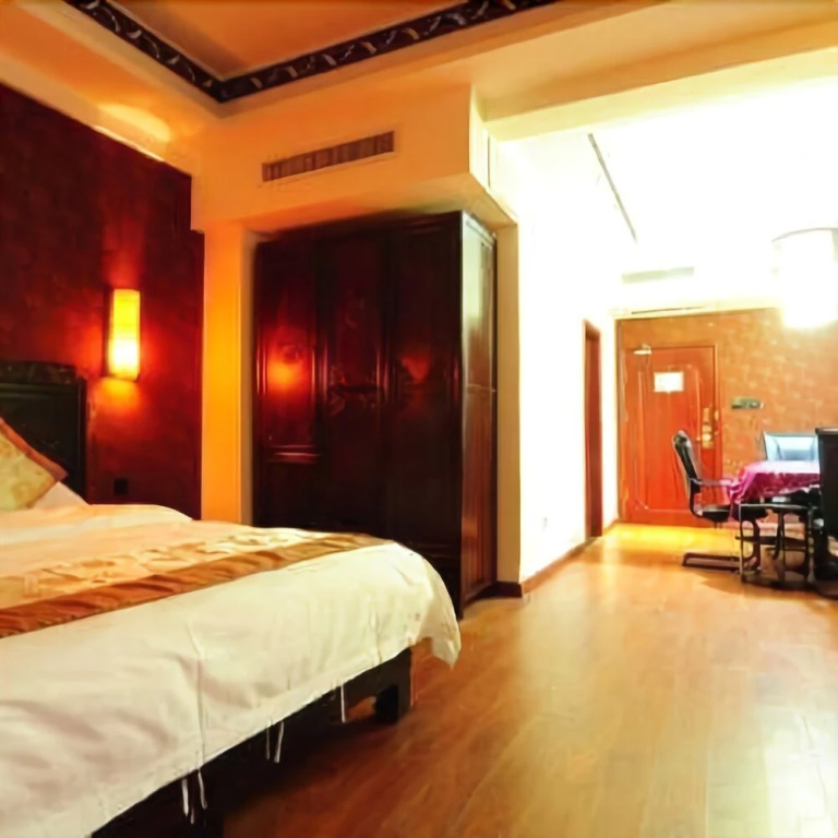 Huabao Holiday Hotel