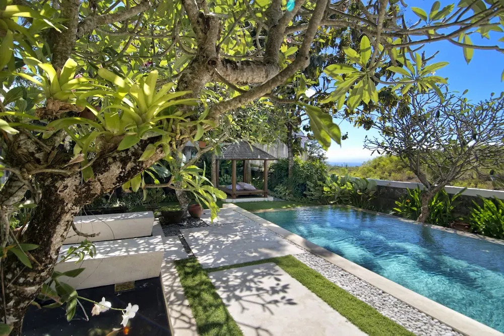 Villa Champa - Family Friendly Accessible villa inc Pool Fence and Car and Driver