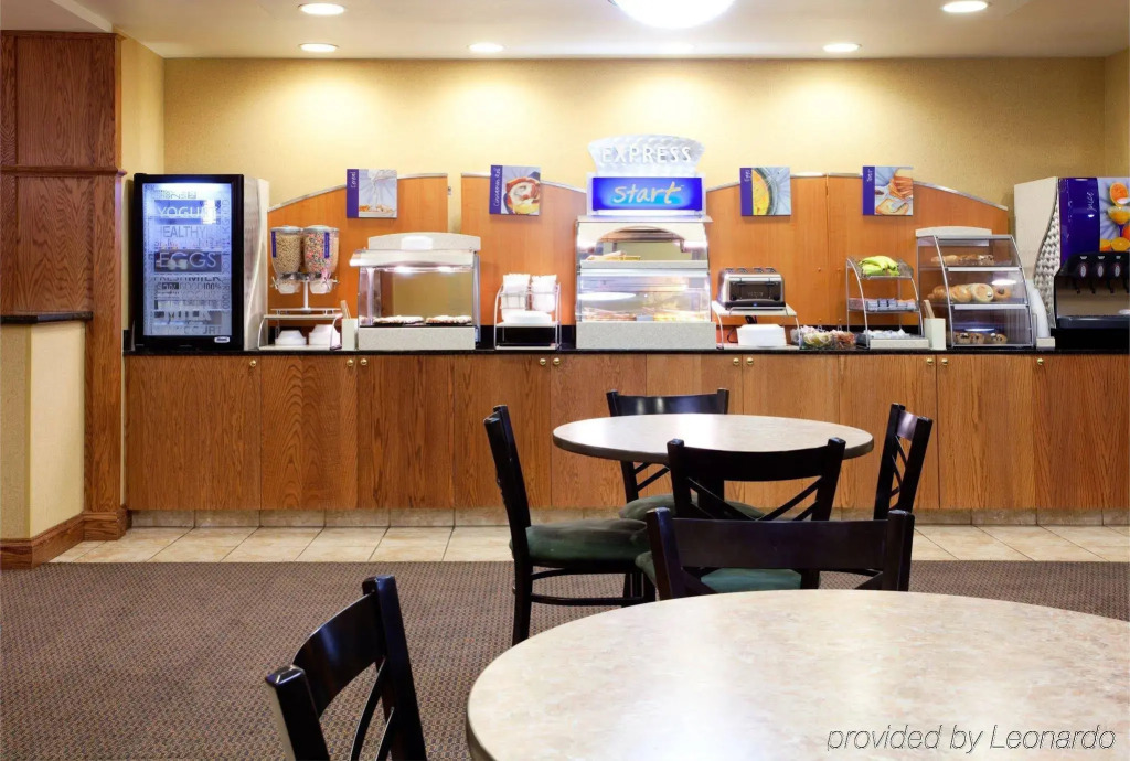 Holiday Inn Express & Suites Rocky Mount Smith Mountain Lake by IHG