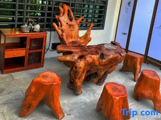 Haiyun Jia Hotel (Danzhou Baimajing Town Majing Night Market)