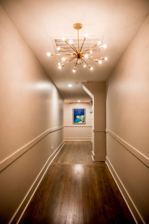 493 King Luxury Suites