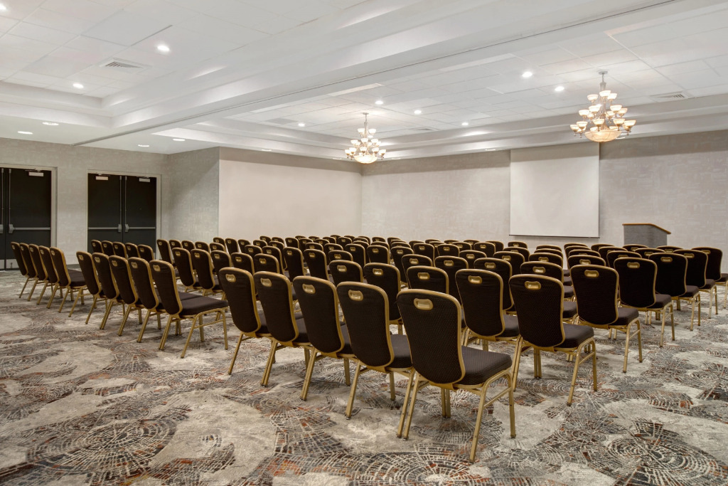 Crowne Plaza Auburn Hills by IHG