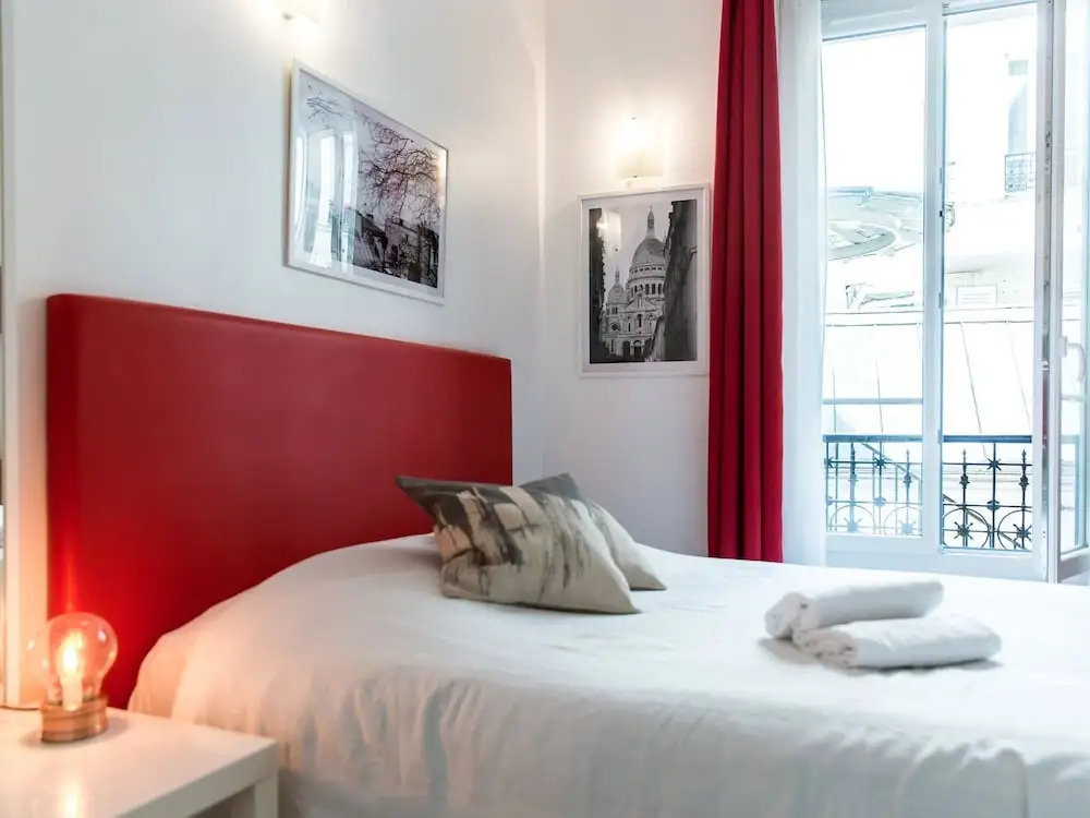Montmartre Apartments Monet