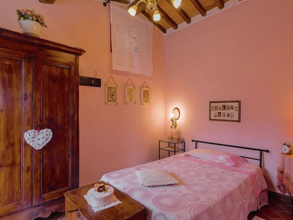 Gorgeous Holiday Home in Fratticciola With Swimming Pool