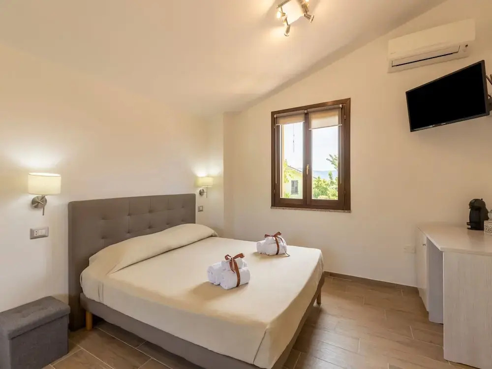 Apartment With Exclusive Swimming Pool