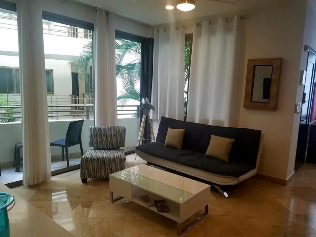 Stunning 1 Bedroom 1 Bathroom Modern Condo Few Blocks To The Beach And 5th Avenue