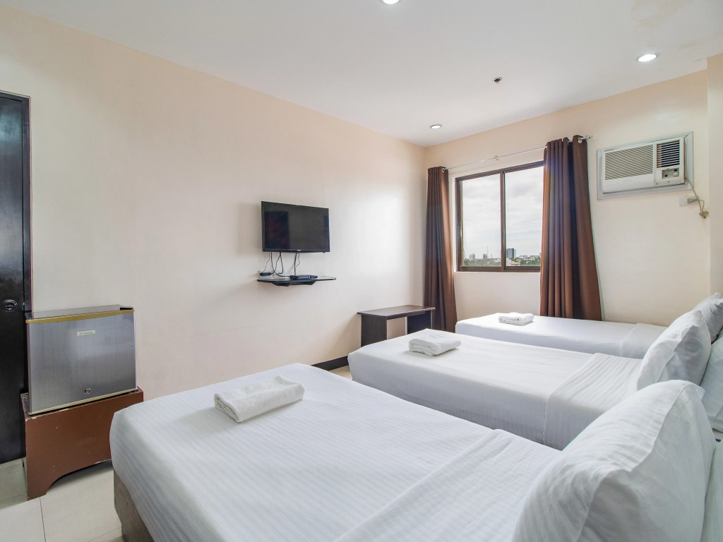 Main Hotel and Suites Cebu