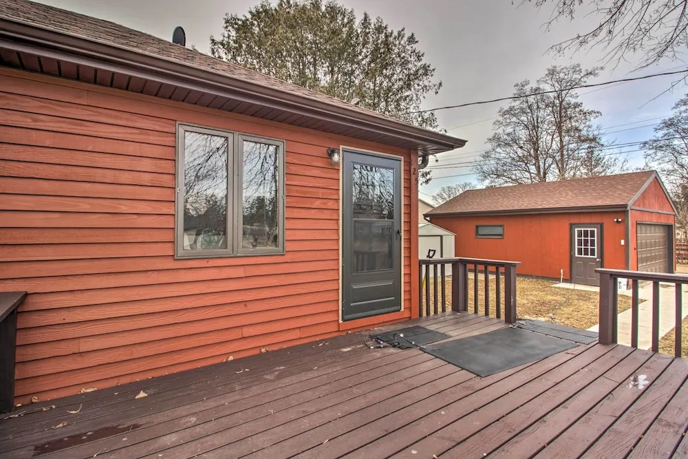 Dog-friendly Crosby Home w/ Bike Storage!