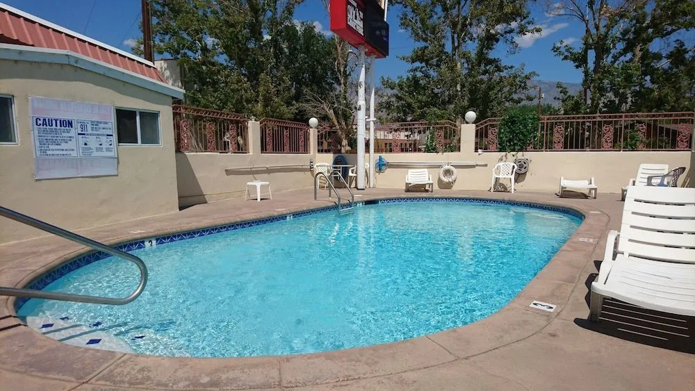 Trails Motel