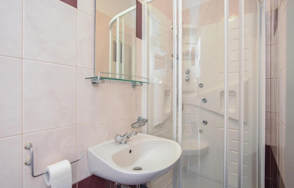 Beautiful Home in Omis With Wifi and 8 Bedrooms