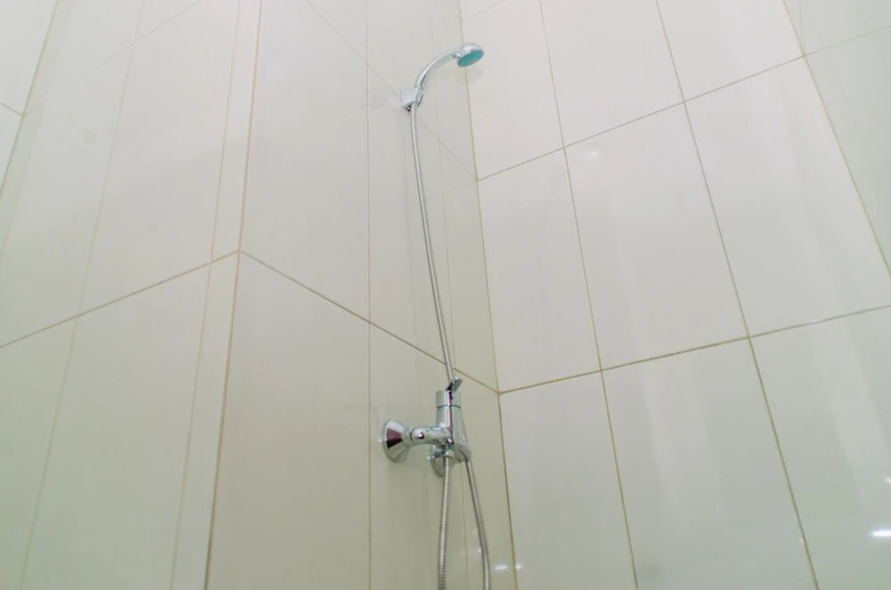 Spacious And Homey 2Br At Asatti Apartment
