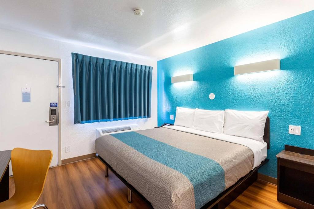 Motel 6-Valdosta, GA - University