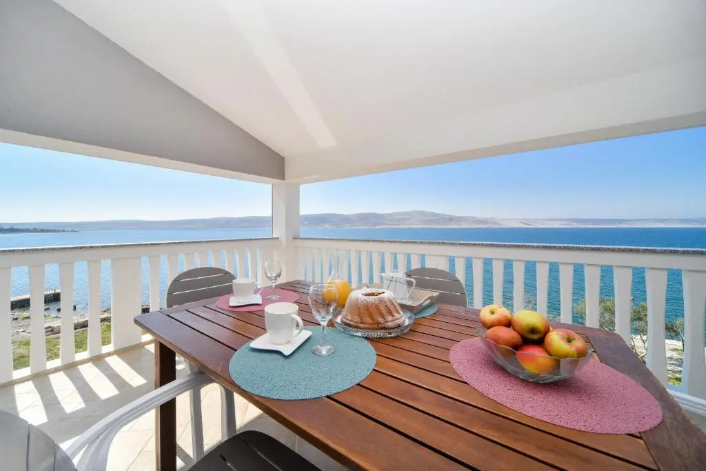 Apartments Martom