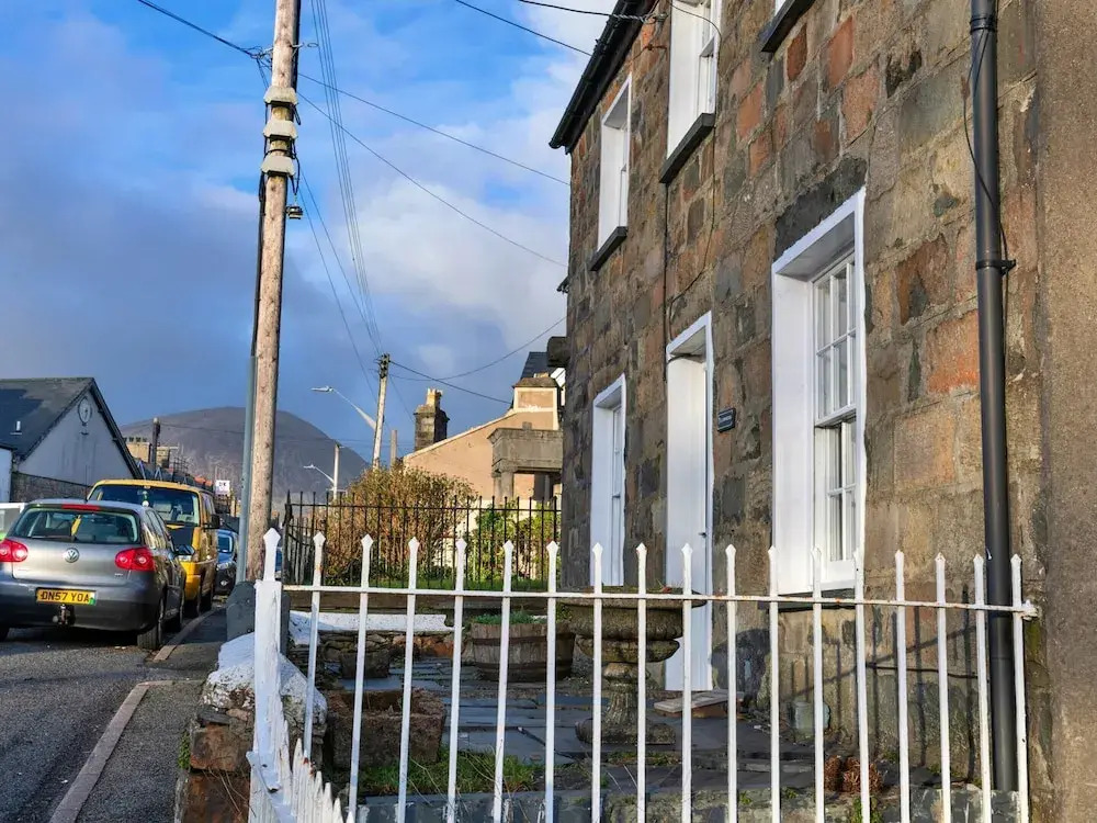 Cottage With hot tub in Llan Ffestiniog, No Deposit