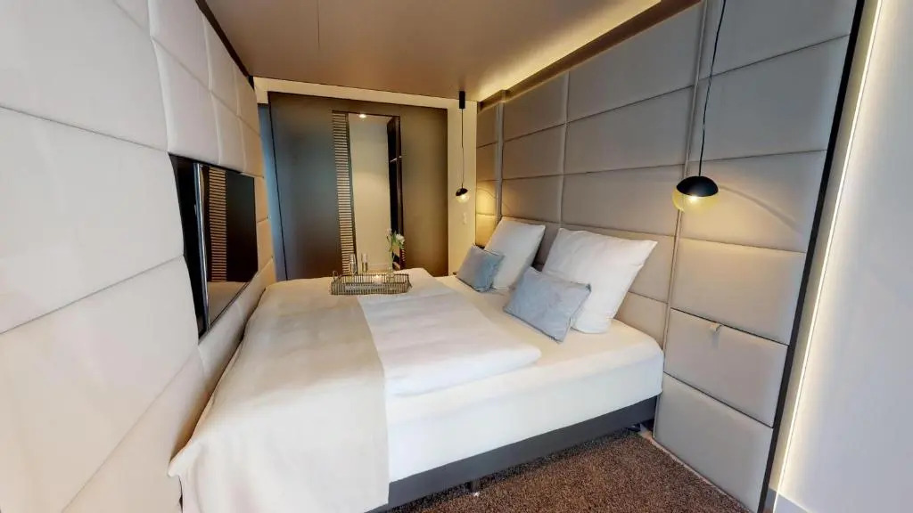 White Pearl Apartment 2.12
